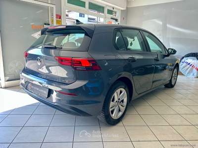 Volkswagen Golf Golf 1.0 eTSI EVO DSG Life usata Fonte Nuova