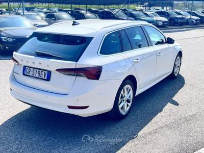 Skoda Octavia 2.0 TDI EVO SCR 150 CV DSG Wagon Style Bianco usata Pieve di Soligo