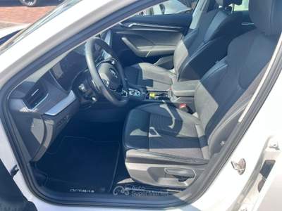 Skoda Octavia 2.0 TDI EVO SCR 150 CV DSG Wagon Style Bianco usata Pieve di Soligo