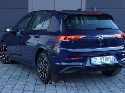 Volkswagen Golf 1.0 eTSI EVO DSG Life Blu/Azzurro usata Caorso