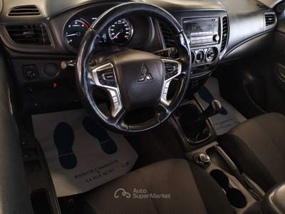 Mitsubishi L200 Mitsubishi L200 d.cab 2.3d Invite 4wd 150cv Bianco usata Pistoia