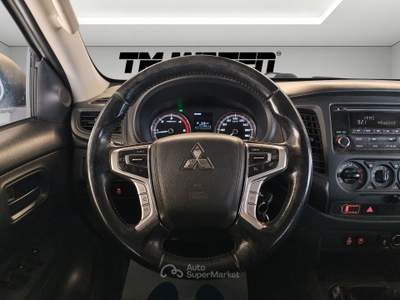 Mitsubishi L200 Mitsubishi L200 d.cab 2.3d Invite 4wd 150cv Bianco usata Pistoia