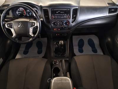 Mitsubishi L200 Mitsubishi L200 d.cab 2.3d Invite 4wd 150cv Bianco usata Pistoia