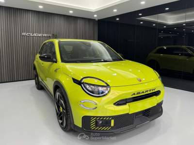 Abarth 600e 54kWh Turismo 240cv Giallo usata Milano