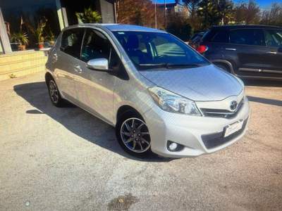 Toyota Yaris 5 porte Lounge Grigio usata Pignataro Interamna