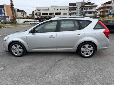 Kia Ceed CEE’D SPORTSWAGON 1.6CRDi VGT 90CV LX Grigio usata giugliano in campania