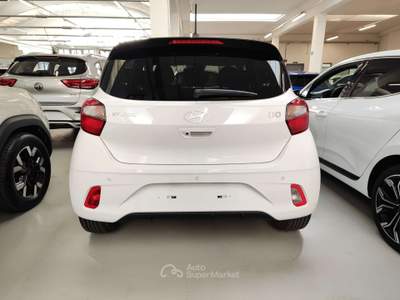Hyundai i10 i10 1.0 mpi Connectline 63cv Bianco usata Torino