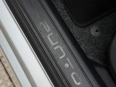 Fiat Punto II S&S 95 CV 5 porte Street Grigio usata Bari