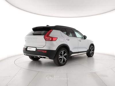Volvo XC40 D3 Geartronic R-design Blu/Azzurro usata Modena