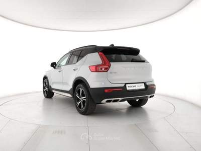Volvo XC40 D3 Geartronic R-design Blu/Azzurro usata Modena