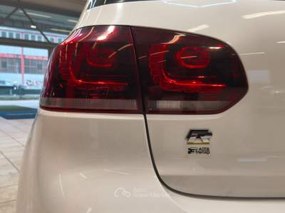 Volkswagen Golf 2.0 270 CV TSI 4x4 R DSG Bianco usata Besenello