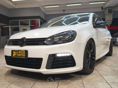 Volkswagen Golf 2.0 270 CV TSI 4x4 R DSG Bianco usata Besenello