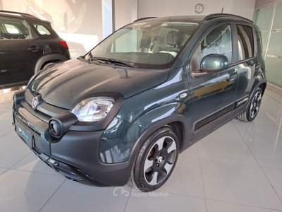 Fiat Panda Cross 1.0 FireFly Hybrid 2025 km 17244 Verde usata Parete