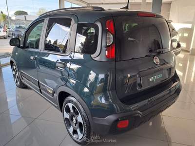 Fiat Panda Cross 1.0 FireFly Hybrid 2025 km 17244 Verde usata Parete