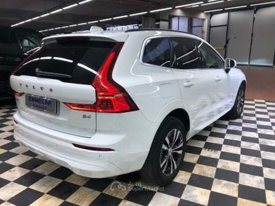 Volvo XC60 B4 (d) automatico Core Bianco usata Firenze