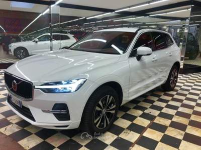 Volvo XC60 B4 (d) automatico Core Bianco usata Firenze