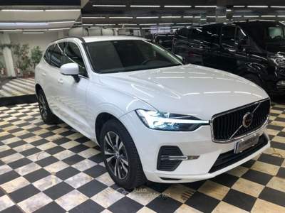 Volvo XC60 B4 (d) automatico Core Bianco usata Firenze