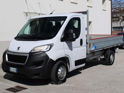 Peugeot Boxer 335 2.2 BlueHDi 140 S&S PL Cassonato Bianco usata DUE CARRARE