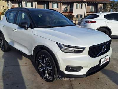 Volvo XC40 D3 AWD Geartronic R-design N°GD646 Bianco usata Rossano Veneto