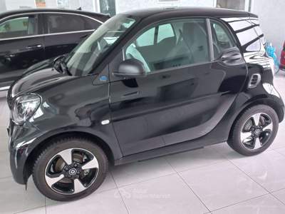 Smart ForTwo EQ  SUPERPASSION  "BLACKMOTION EDITION"  - 22KW Nero usata Monteiasi