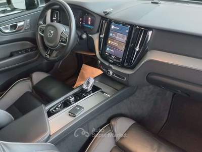 Volvo XC60 2.0 b4 PLUS DARK  AWD  MHEV  auto Grigio usata Monteiasi