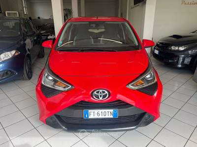 Toyota Aygo Aygo II 5p 1.0 x-clusiv 72cv  garanzia 7 anni Rosso usata Caravaggio