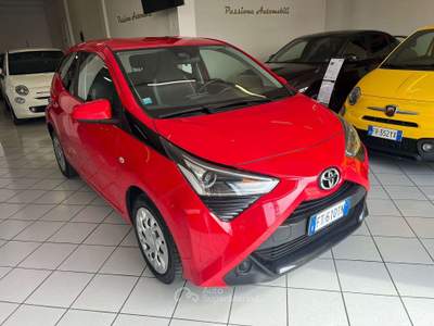 Toyota Aygo Aygo II 5p 1.0 x-clusiv 72cv  garanzia 7 anni Rosso usata Caravaggio