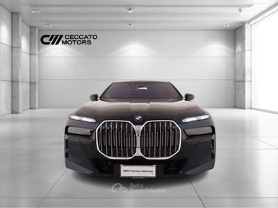 BMW Serie 7 740d 740 d Msport xDrive Steptronic Blu/Azzurro usata Padova