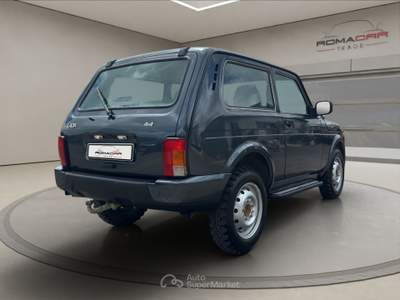 Lada Niva Lada  – off road, 4x4 , gancio traino Grigio usata Roma