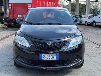 Lancia Ypsilon 1.0 FireFly 5 porte S&S Hybrid Oro Nero usata Arcola