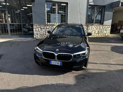 BMW Serie 5 530d 530d 286cv Luxury Auto MHEV 48v touring Nero usata ISEO