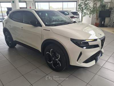 Alfa Romeo Junior 1.2 136CV Hybrid eDCT6 ibrida SPECIALE Bianco usata Parma