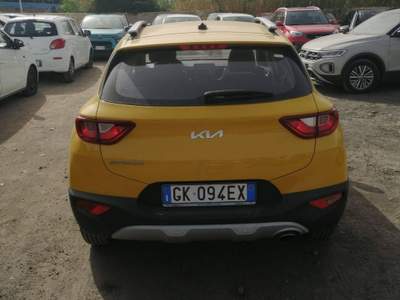 Kia Stonic 1.2 dpi urban 84cv Giallo usata Fisciano