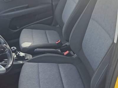 Kia Stonic 1.2 dpi urban 84cv Giallo usata Fisciano