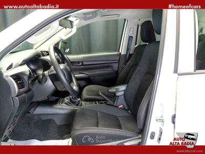 Toyota Hilux Hilux 2.8 D-4D 4WD 4p. DoubleCab Comfort | 204CV Bianco usata Badia