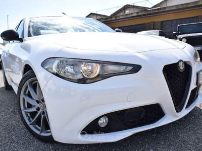Alfa Romeo Giulia  2.2 Turbodiesel 150 CV AT8 Busin. Bianco usata Montalto di Castro