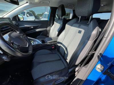 Peugeot 3008 3008 II 2021 1.5 bluehdi Allure s Blu/Azzurro usata Buja
