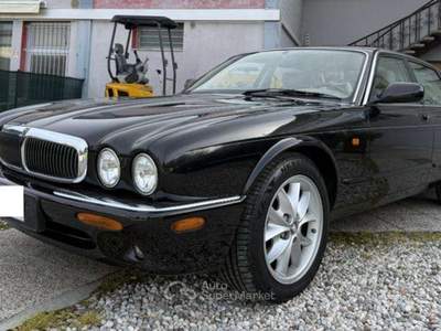 Jaguar XJ XJ 3.2 Executive Nero usata CASTEL MAGGIORE