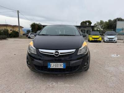 Opel Corsa ADATTO A NEOPATENTATI usata Aprilia