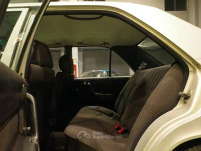 Mercedes-Benz 190 Solida ed elegante Grigio usata Crespina Lorenzana