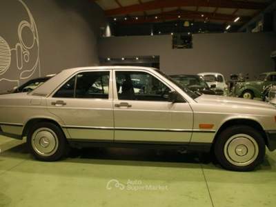 Mercedes-Benz 190 Solida ed elegante Grigio usata Crespina Lorenzana