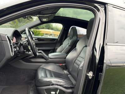 Porsche Cayenne Coupé 3.0 V6 Nero usata Calvi Risorta