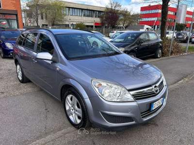 Opel Astra Benzina III 2010 SW SW 1.6 Cosmo 115cv Grigio usata Inzago
