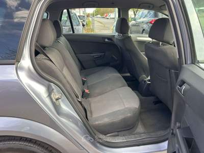Opel Astra Benzina III 2010 SW SW 1.6 Cosmo 115cv Grigio usata Inzago