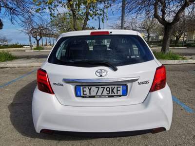 Toyota Yaris 5 porte Active - 2015 Bianco usata Barletta