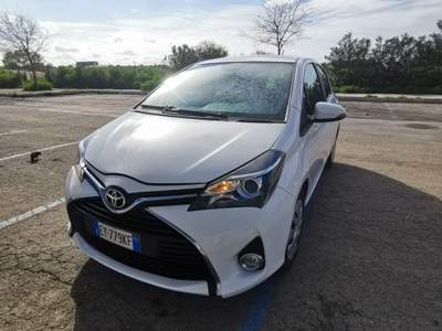 Toyota Yaris 5 porte Active - 2015 Bianco usata Barletta
