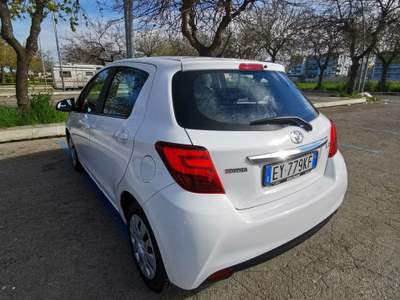 Toyota Yaris 5 porte Active - 2015 Bianco usata Barletta