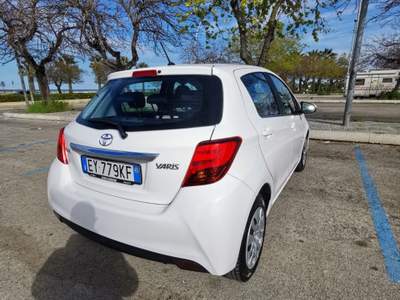 Toyota Yaris 5 porte Active - 2015 Bianco usata Barletta