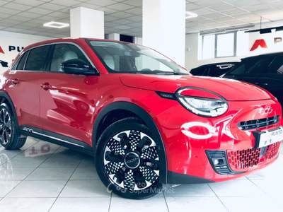 Fiat 600 Hybrid 100 CV DCT MHEV La Prima Rosso usata Isernia
