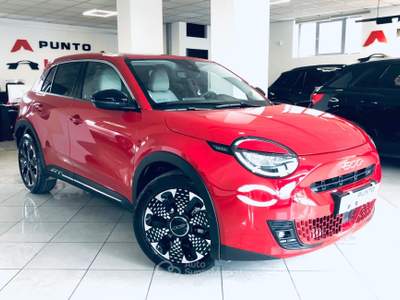 Fiat 600 Hybrid 100 CV DCT MHEV La Prima Rosso usata Isernia